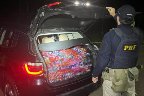 PRF apreende mais de 320 quilos de maconha e recupera veículo roubado em duas ocorrências neste sábado, em Guarapuava (PR)