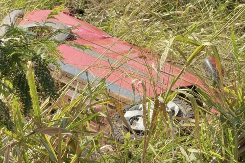 Morador de Santa Amélia capota carro na Pr 436 entre Bandeirantes e Abatiá