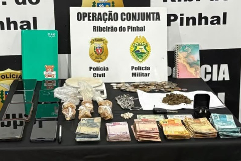 POLÍCIA MILITAR E POLÍCIA CIVIL DESMANTELAM PONTO DE TRÁFICO DE DROGAS EM RIBEIRÃO DO PINHAL/PR.