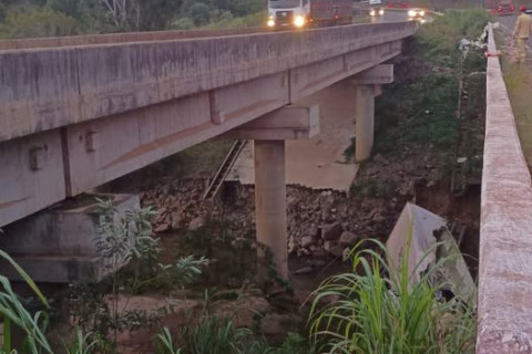 Motorista de caminhão morre após em ponte próximo a Tibagi Pr