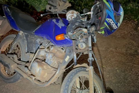 Acidente entre ônibus e moto deixa motociclista gravemente ferido na PR-436